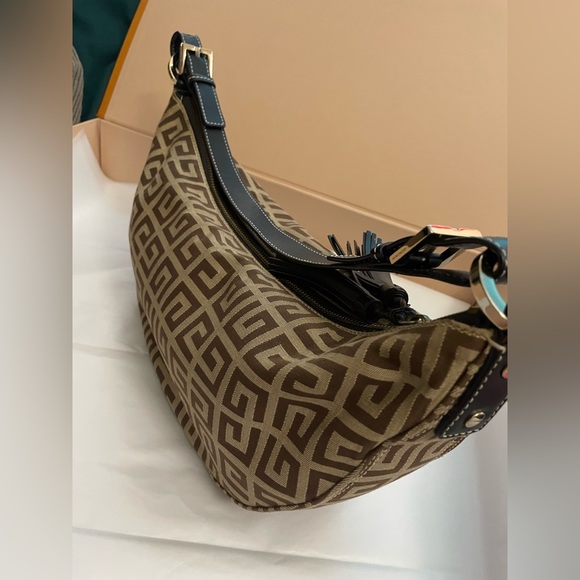 SoldâAuthentic GIVENCHY Cut Monogram Shoulder Bag - Picture 5 of 16